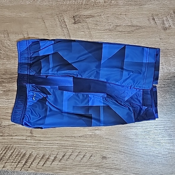 M (10/12) | Nike | boys shorts - Picture 5 of 8